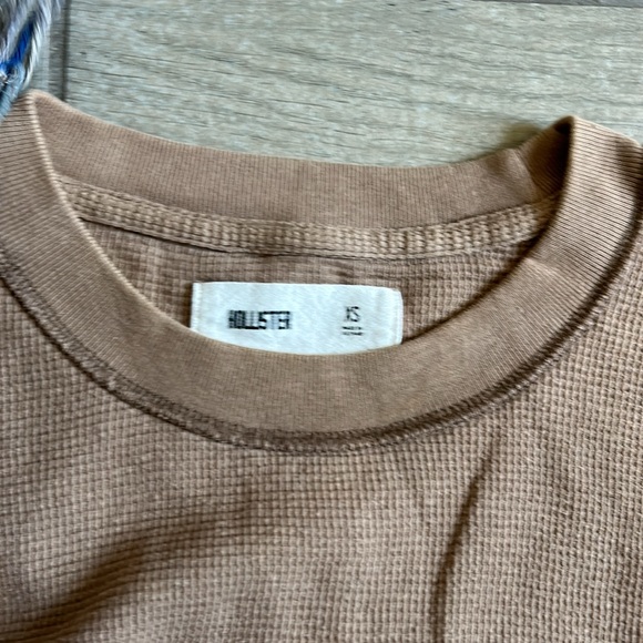 Hollister knit long sleeve - Picture 2 of 3